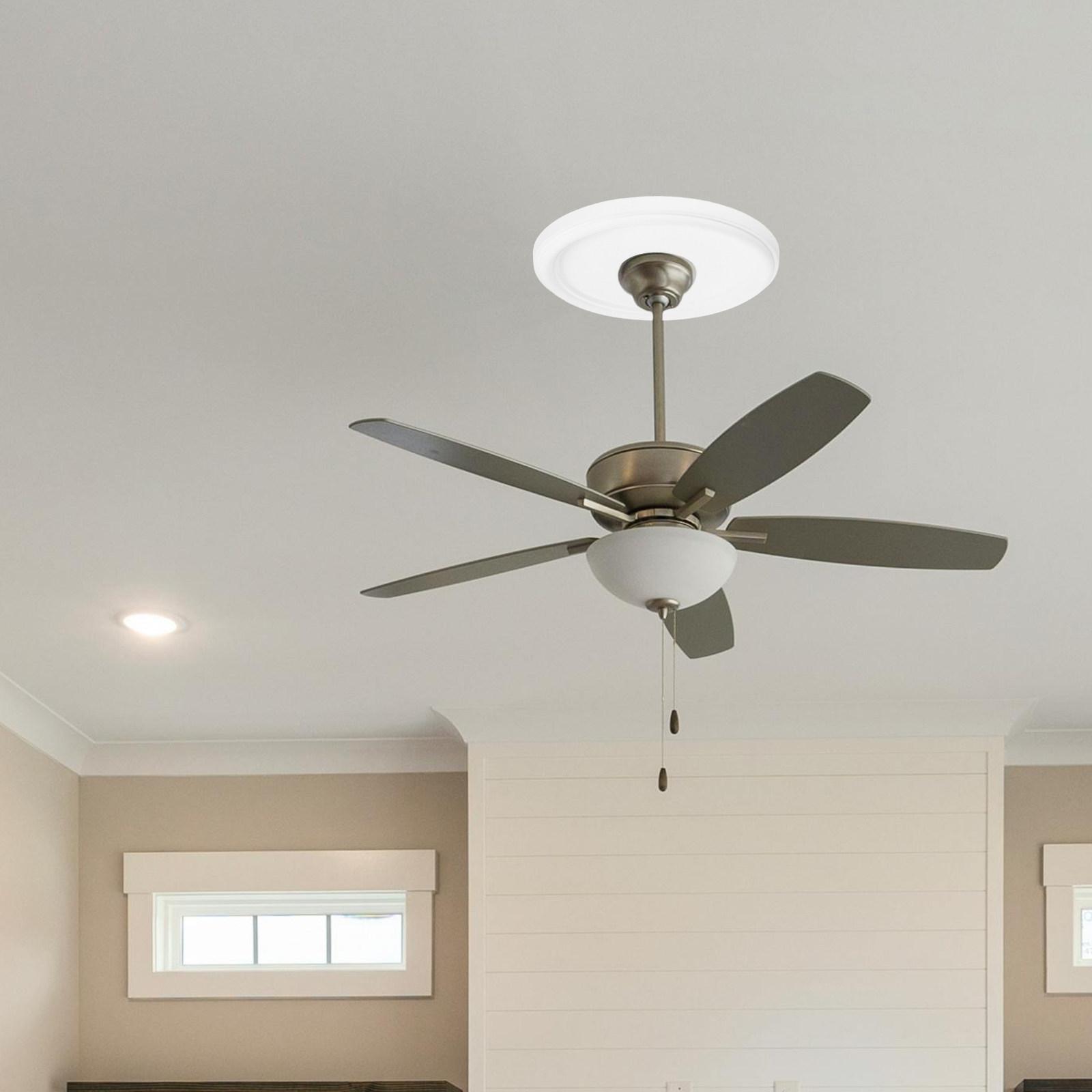 白い装飾的な天井メダリオン円形照明器具カバー天井ファン用ファ - Decor Lighting Ceiling Fans のレビューと価格